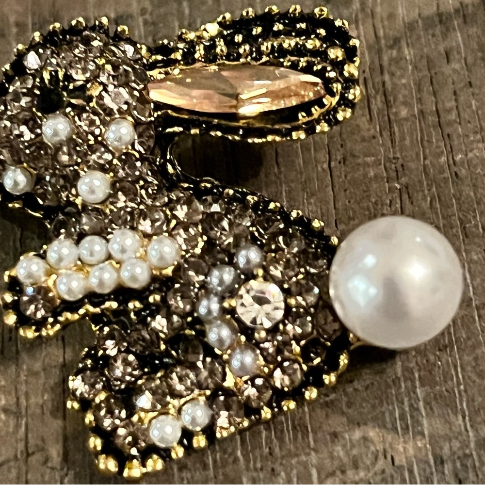 🐰 NEW Rhinestone Rabbit / Bunny Brooch Pin - Picture 3 of 7
